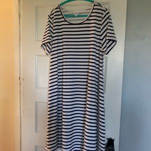 LuLaroe swing dress with pockets